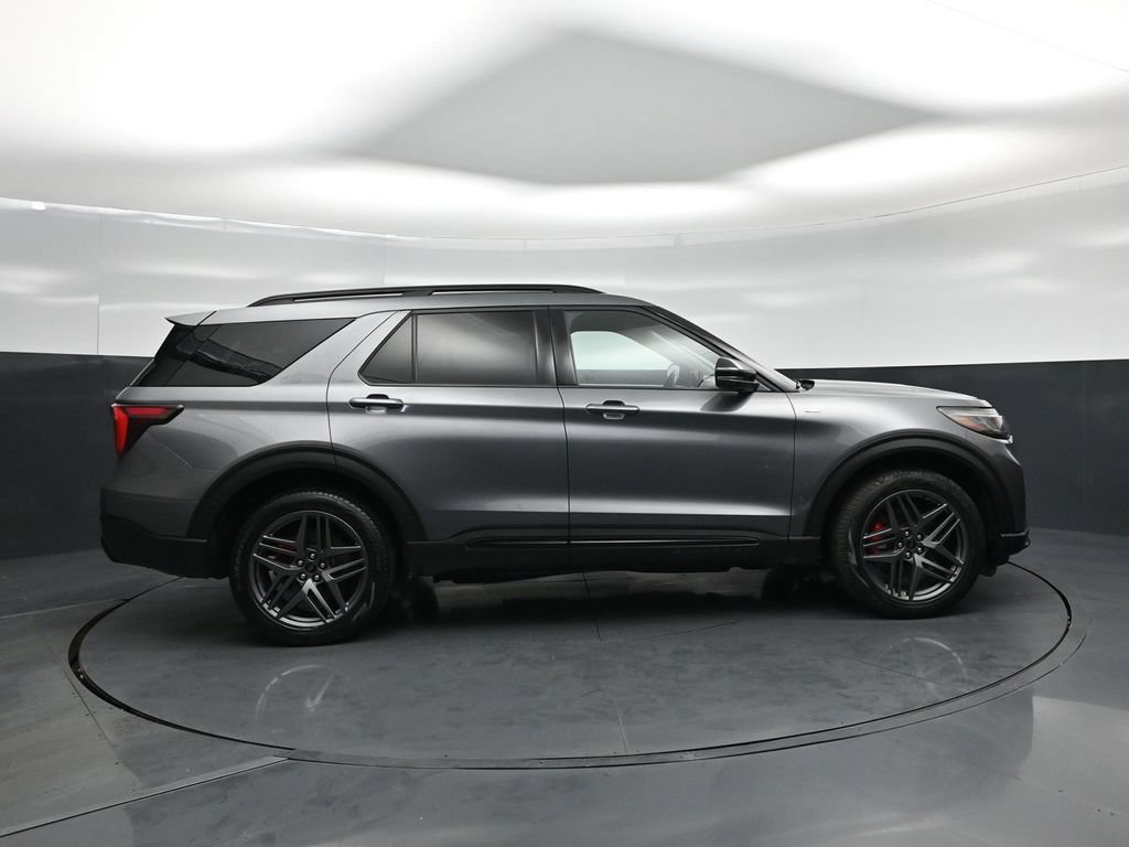 Certified 2025 Ford Explorer ST-Line w/ ST-Line Street Pack AWD/4WD image 22