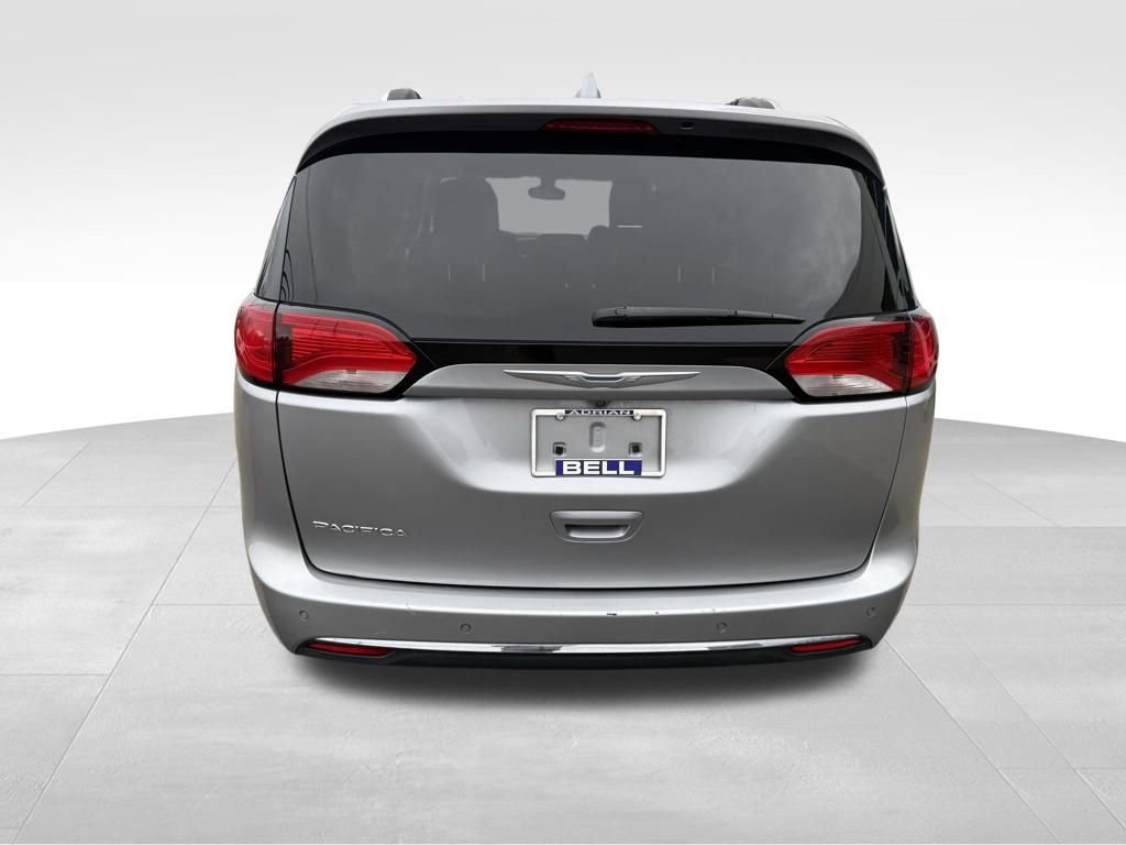 Used 2017 Chrysler Pacifica Touring-L Plus image 7