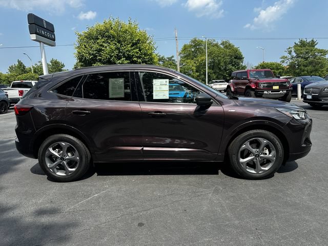 Certified 2023 Ford Escape ST-Line w/ Tech Pack #1 AWD/4WD image 4