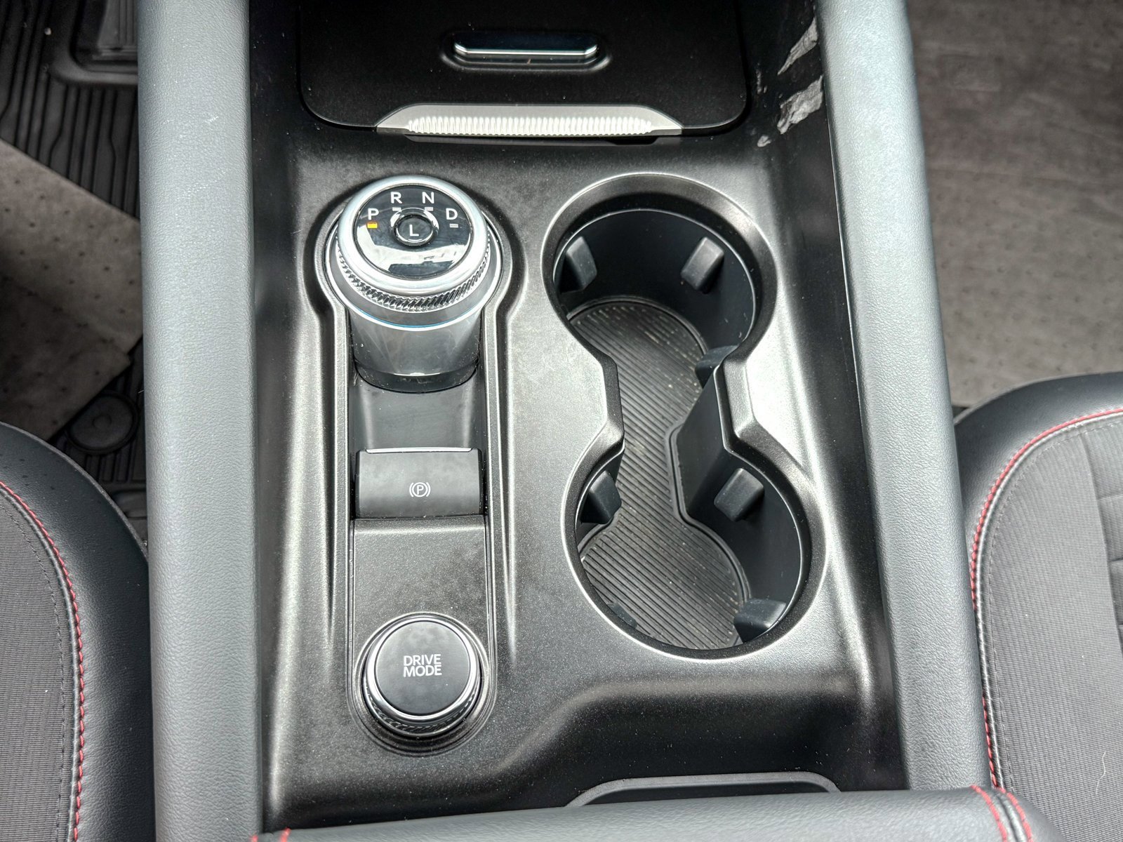 Certified 2025 Ford Explorer ST-Line w/ Premium Package image 31