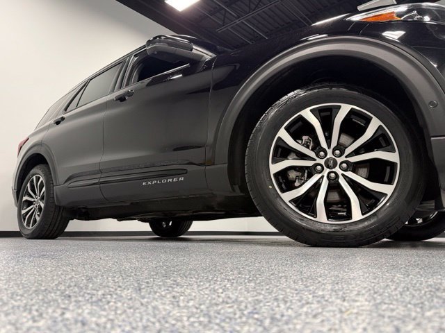 Certified 2020 Ford Explorer ST w/ Premium Technology Package AWD/4WD image 2