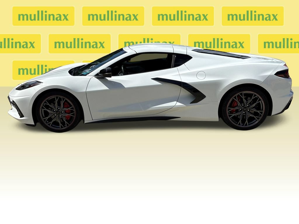 Used 2024 Chevrolet Corvette Stingray Preferred Cpe w/ Body-Color Dual Roof Package RWD image 10