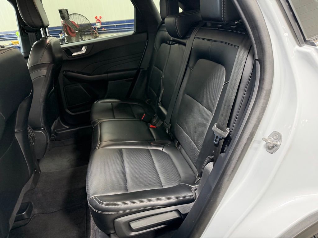 Certified 2025 Ford Escape Platinum AWD/4WD image 12
