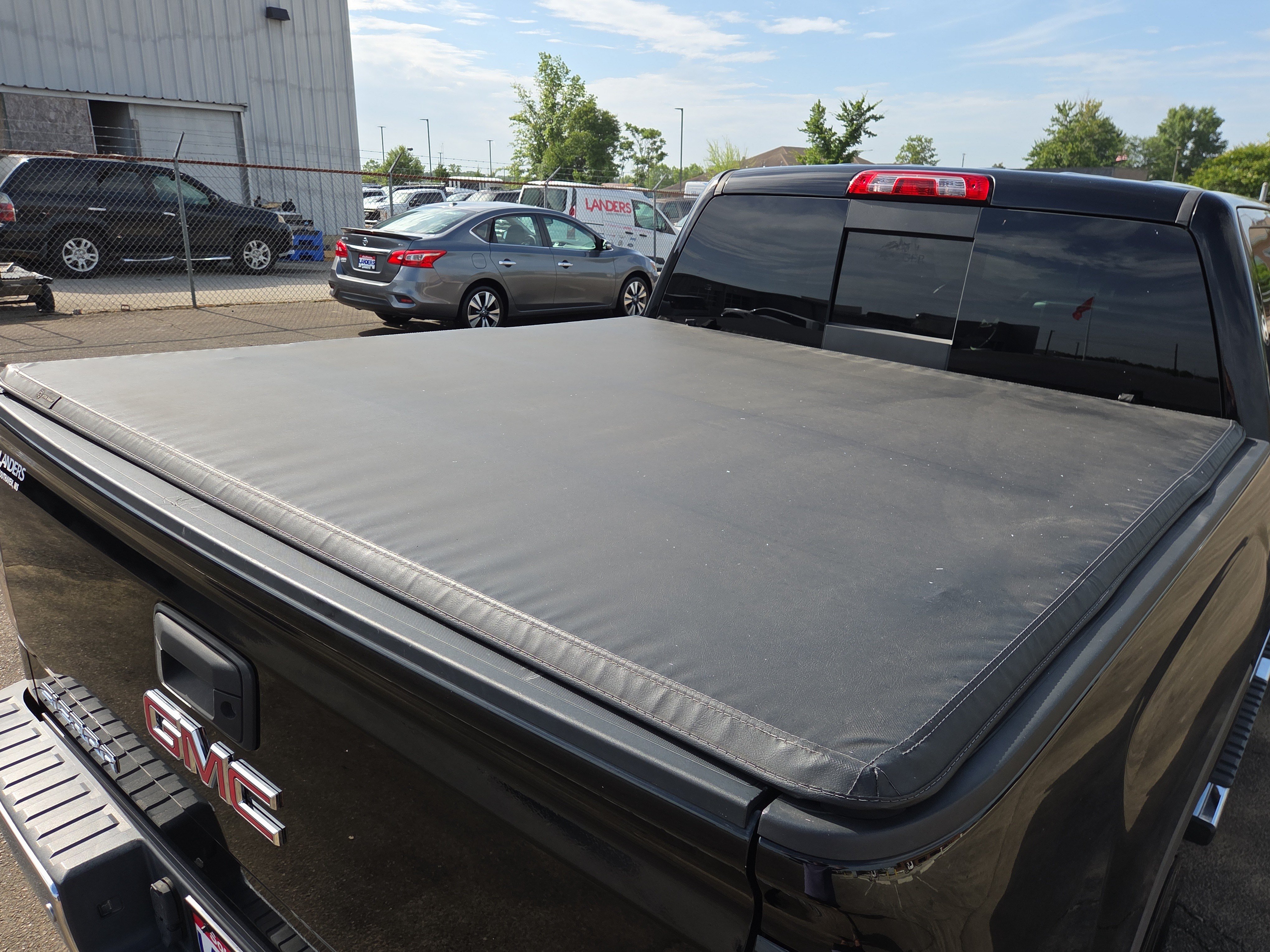 Used 2018 GMC Sierra 1500 SLT AWD/4WD image 14