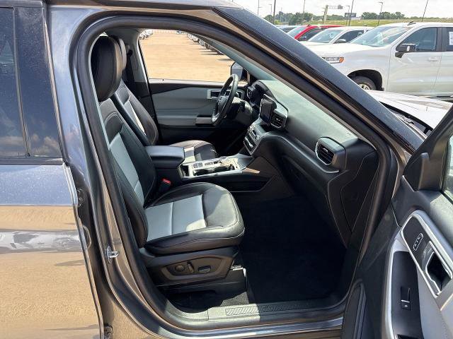 Certified 2022 Ford Explorer XLT w/ Equipment Group 202A image 16