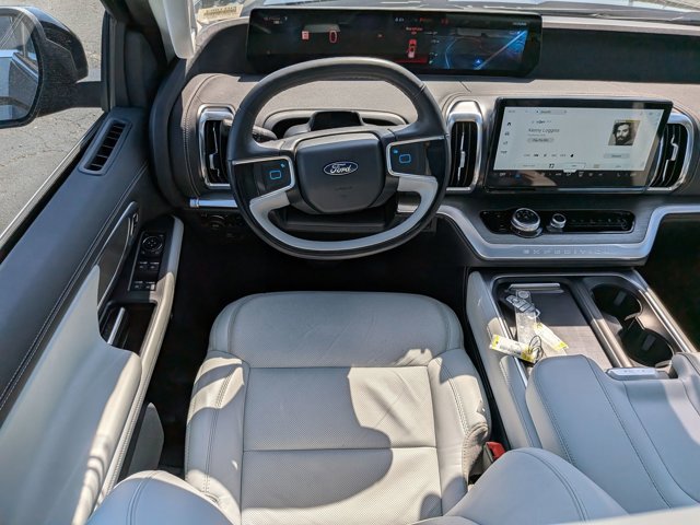 Certified 2025 Ford Expedition Platinum w/ Driver's Package AWD/4WD image 30