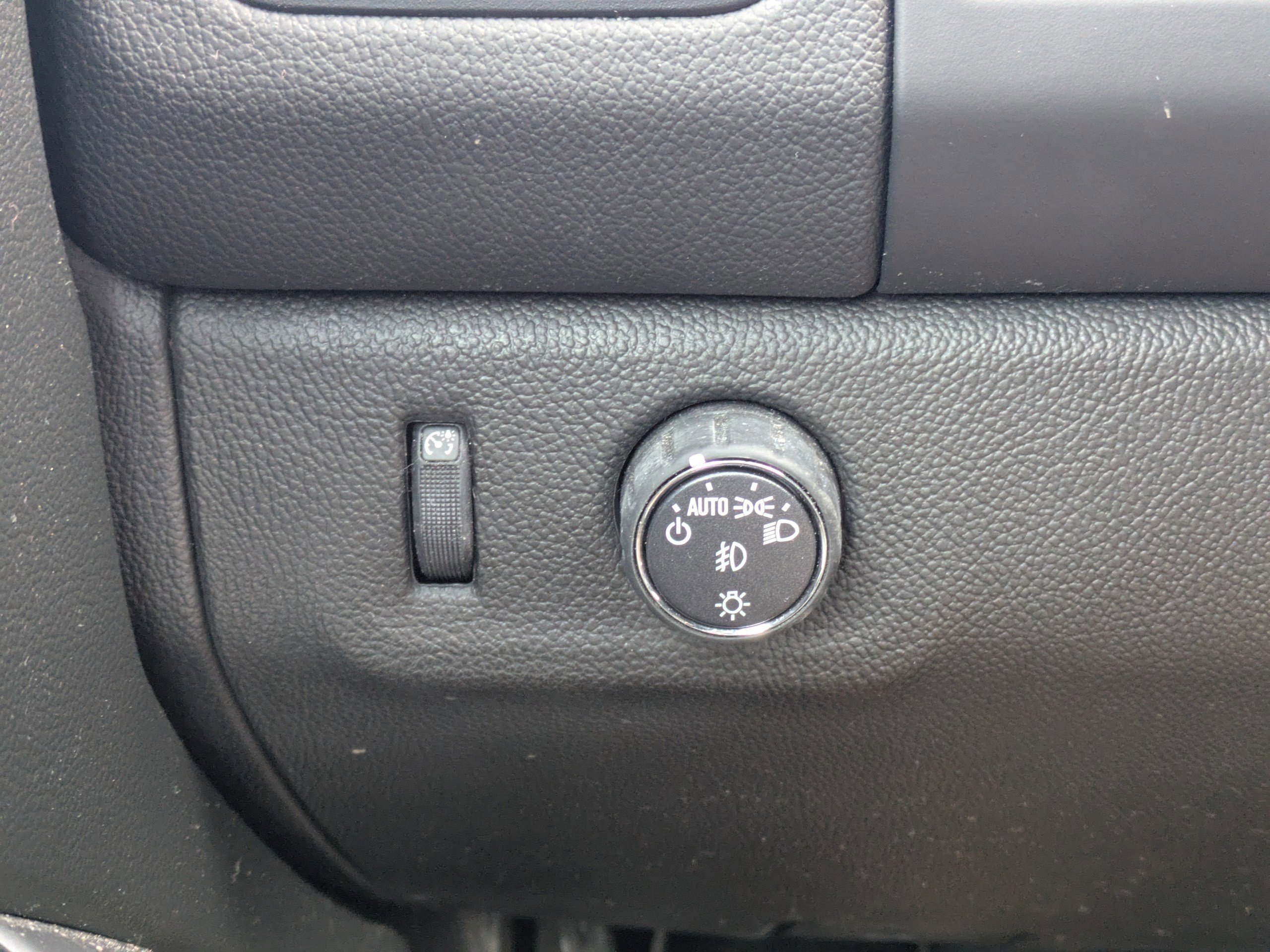 Used 2022 Chevrolet Colorado LT image 28