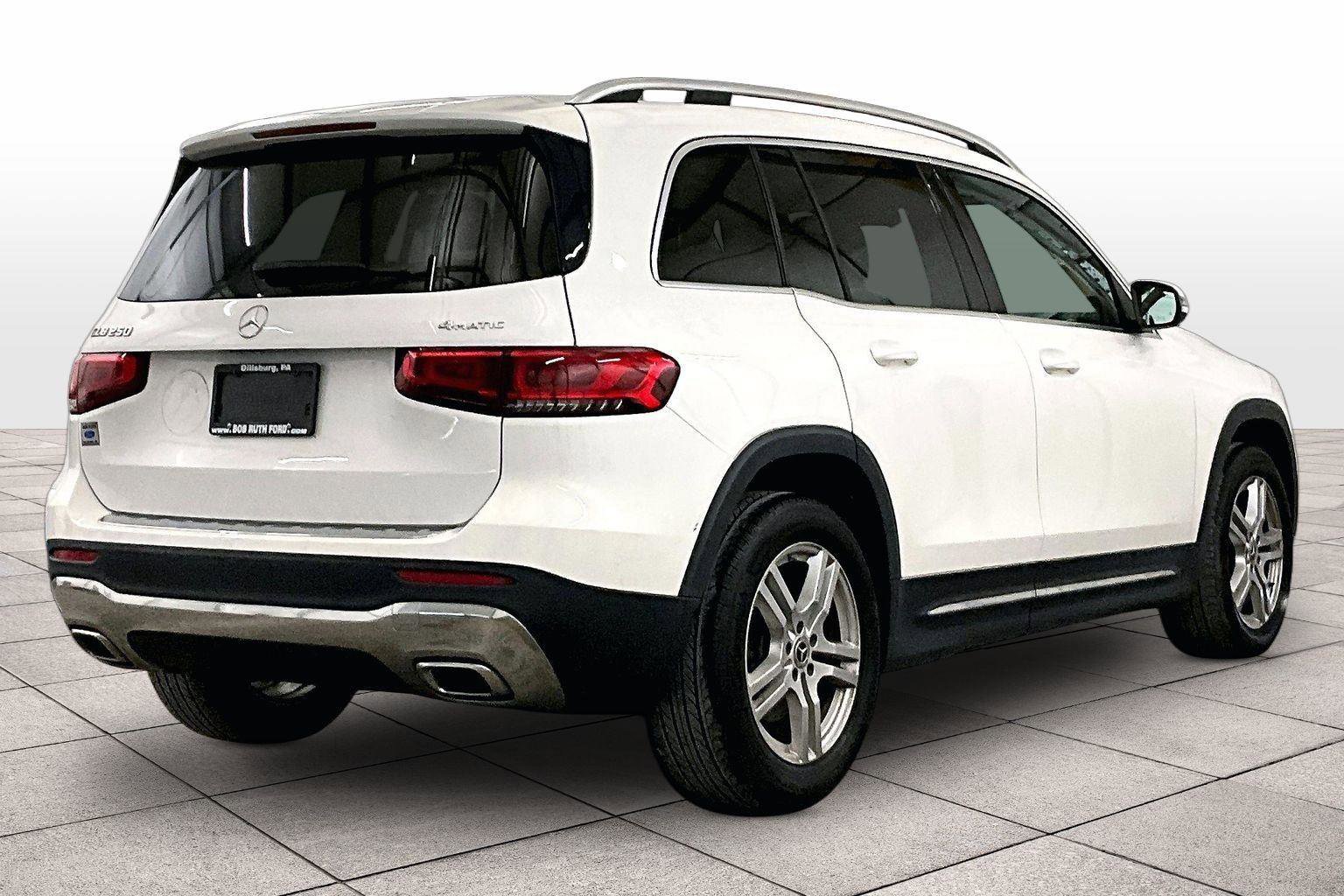 Used 2021 Mercedes-Benz GLB 250 4MATIC image 11