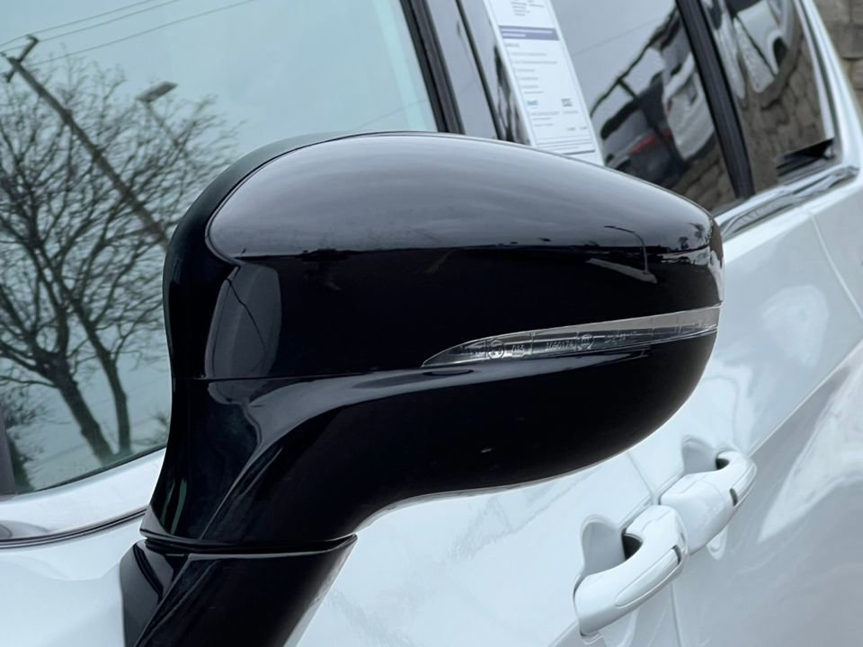 Used 2026 Chrysler Pacifica Select image 39