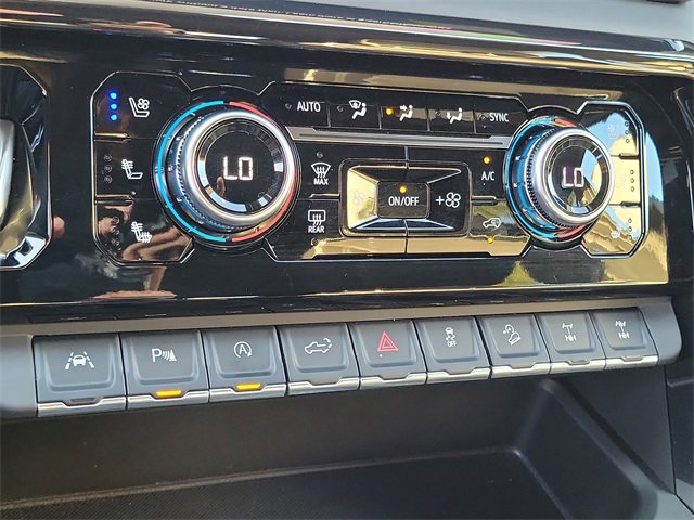 Used 2024 GMC Sierra 1500 AT4X image 10