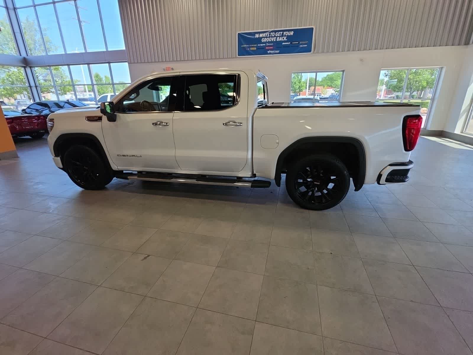 Used 2021 GMC Sierra 1500 Denali w/ Driver Alert Package II AWD/4WD image 15