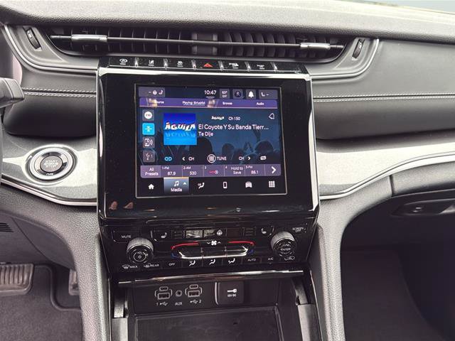 Used 2023 Jeep Grand Cherokee L Laredo AWD/4WD image 19
