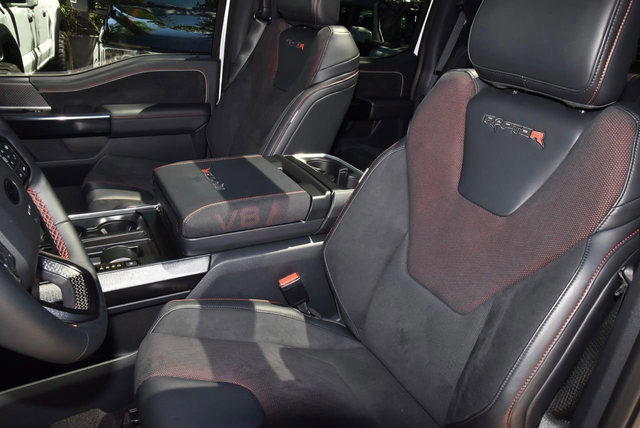 Certified 2025 Ford F150 Raptor w/ Equipment Group 803A Raptor R AWD/4WD image 37