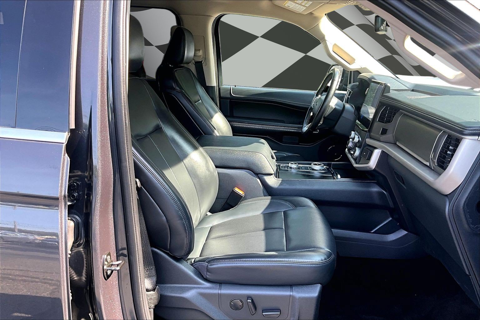 Certified 2022 Ford Expedition XLT AWD/4WD image 6