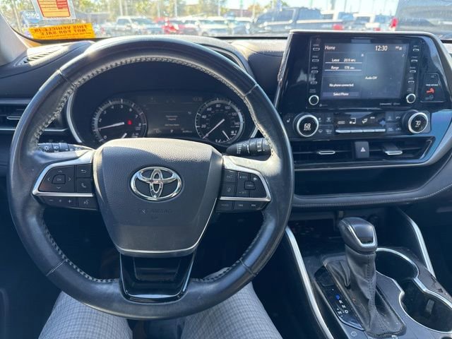 Used 2021 Toyota Highlander XLE image 11