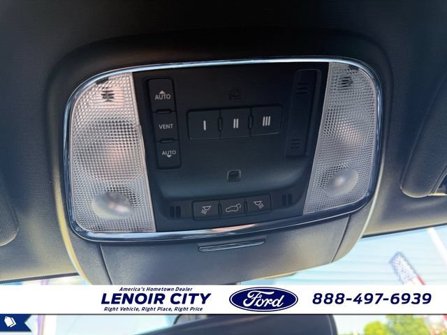 Used 2022 Jeep Grand Cherokee Limited AWD/4WD image 17