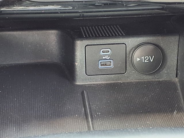 Certified 2022 Ford Escape SE w/ Cold Weather Package AWD/4WD image 11