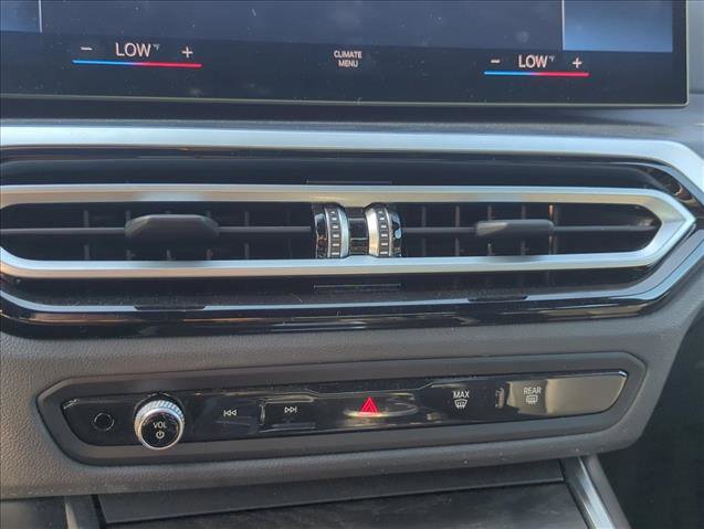 Used 2024 BMW 430i Coupe w/ Premium Package image 11