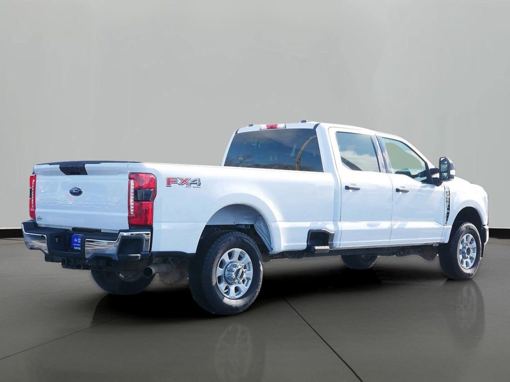 Certified 2023 Ford F350 XLT image 3