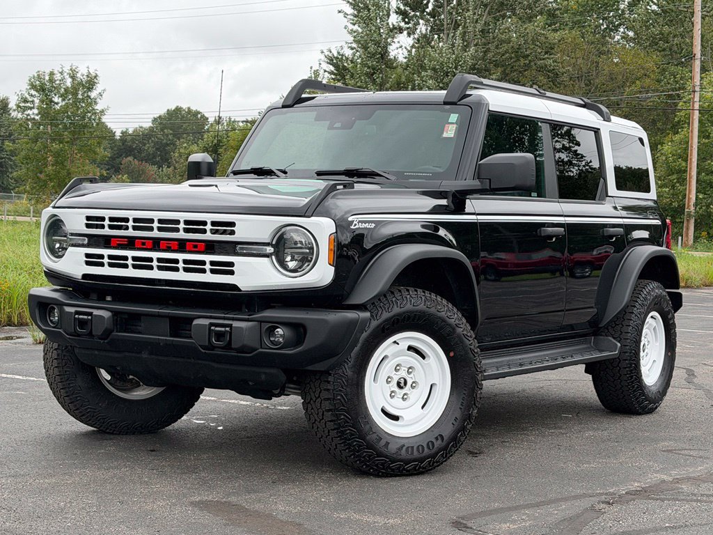 Certified 2025 Ford Bronco Heritage Edition AWD/4WD image 2