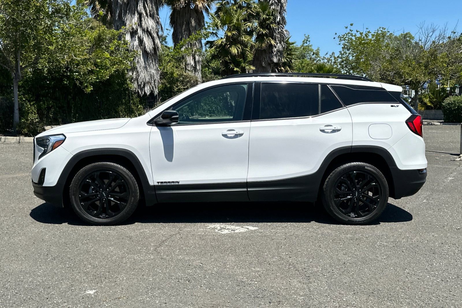 Used 2021 GMC Terrain SLT w/ Elevation Edition FWD image 7