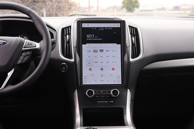 Certified 2024 Ford Edge SEL image 23