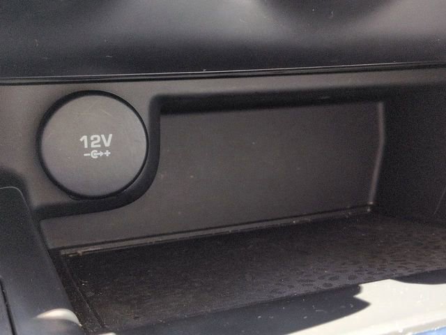 Used 2019 Jaguar E-PACE SE image 29