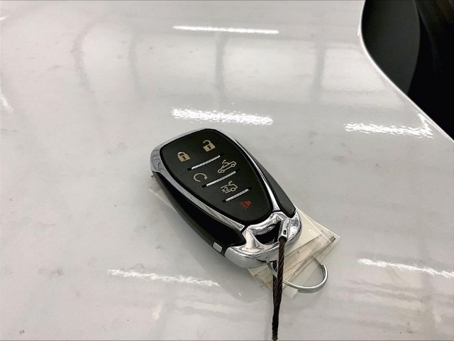 Used 2022 Chevrolet Camaro LT RWD image 9