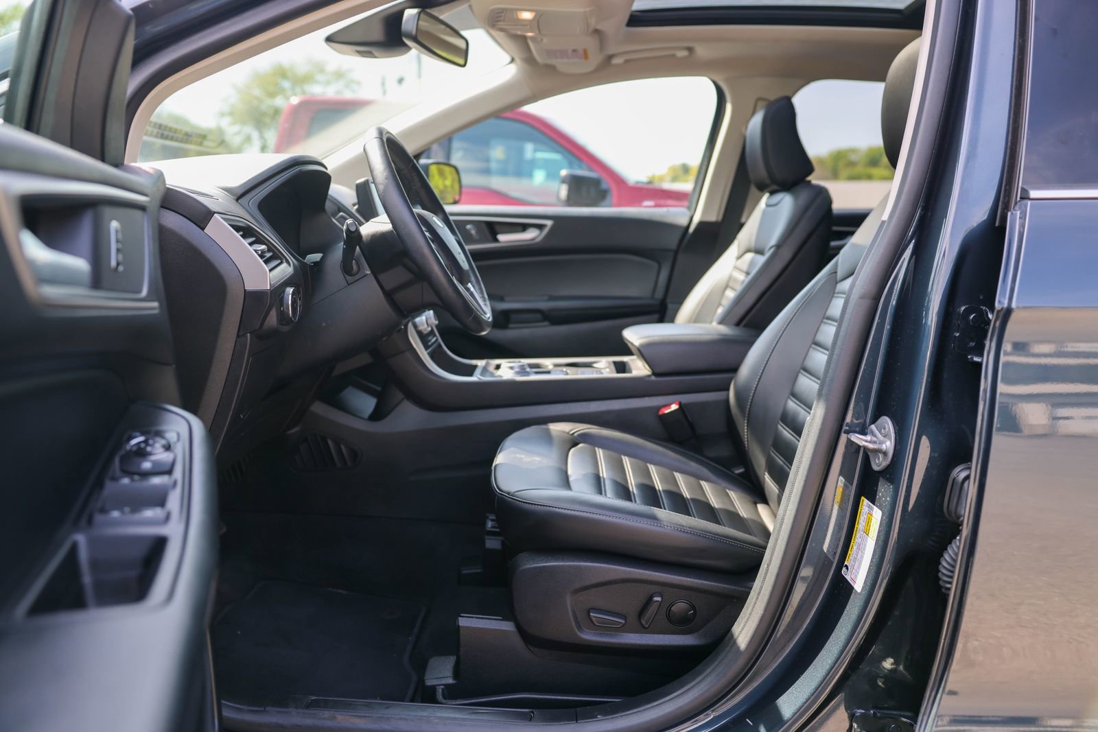 Certified 2024 Ford Edge SEL w/ Convenience Package AWD/4WD image 18