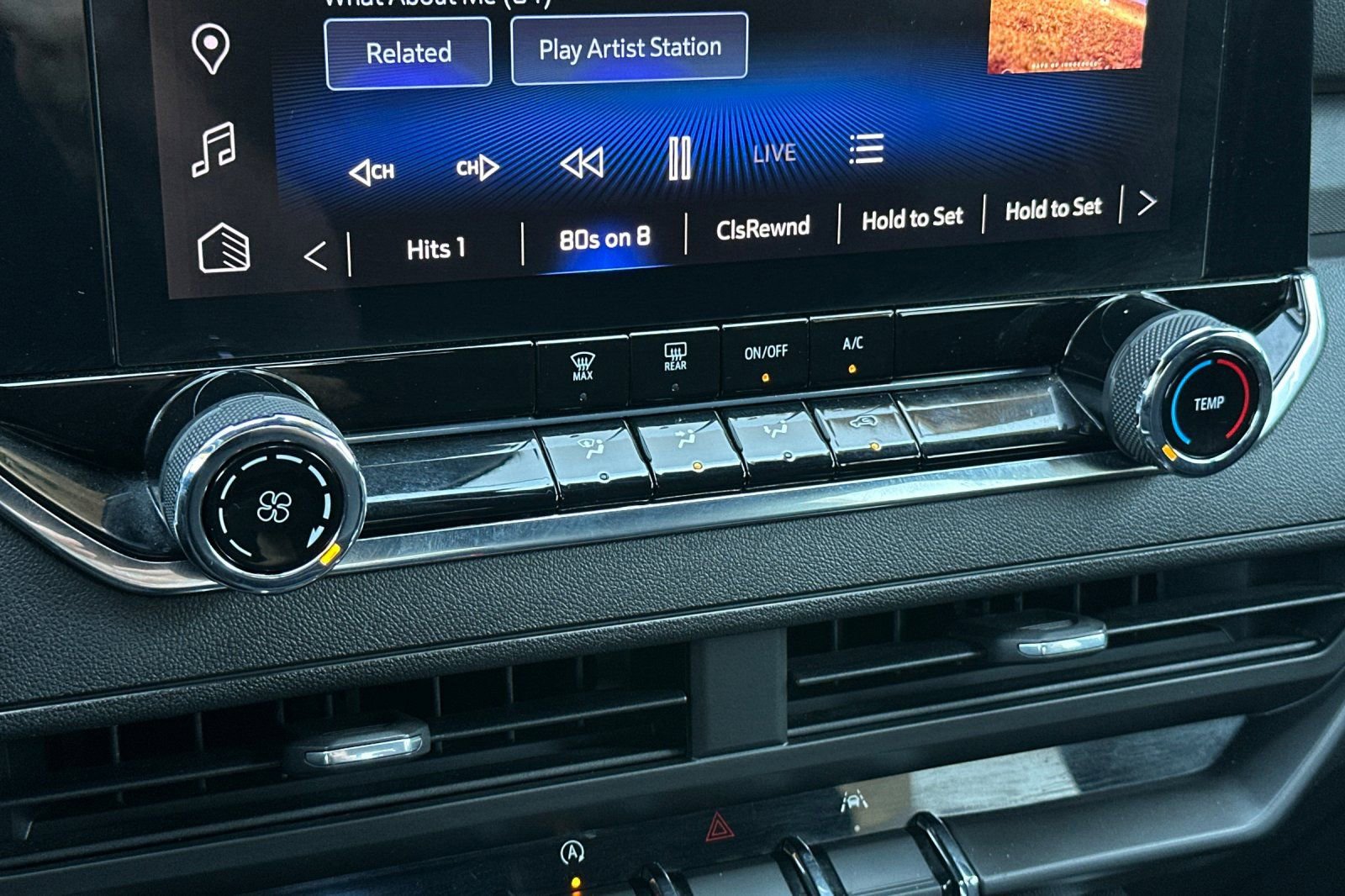 Used 2023 Chevrolet Colorado Trail Boss w/ Technology Package image 18