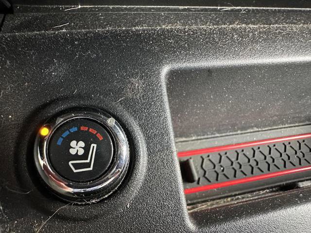 Used 2024 Nissan Titan PRO-4X w/ Pro-4x Convenience Package image 30