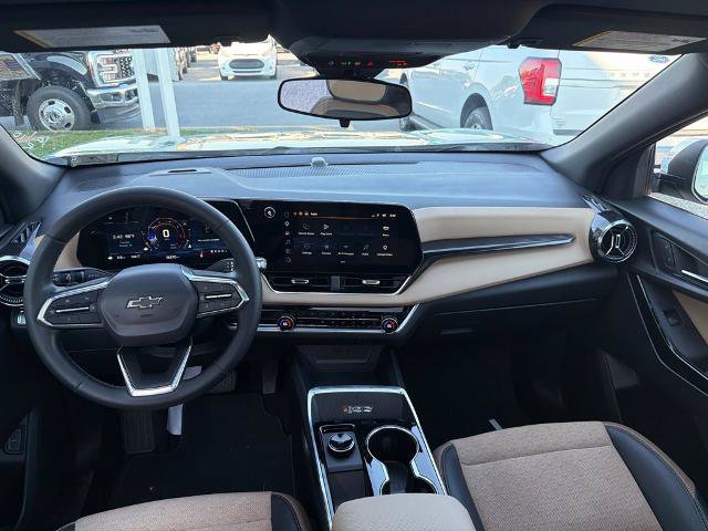 Used 2025 Chevrolet Equinox ACTIV AWD/4WD image 14
