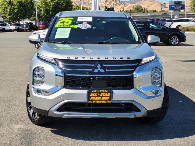 Used 2025 Mitsubishi Outlander SE FWD image 2