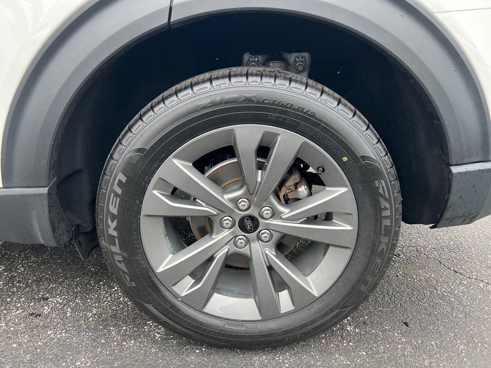 Certified 2021 Ford Explorer XLT w/ Equipment Group 202A image 9