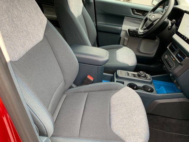 Certified 2025 Ford Maverick XLT image 11