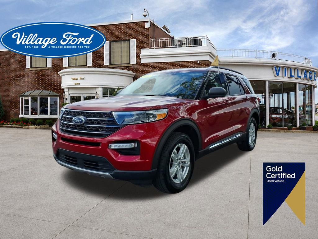 Certified 2023 Ford Explorer XLT w/ Equipment Group 202A AWD/4WD image 1