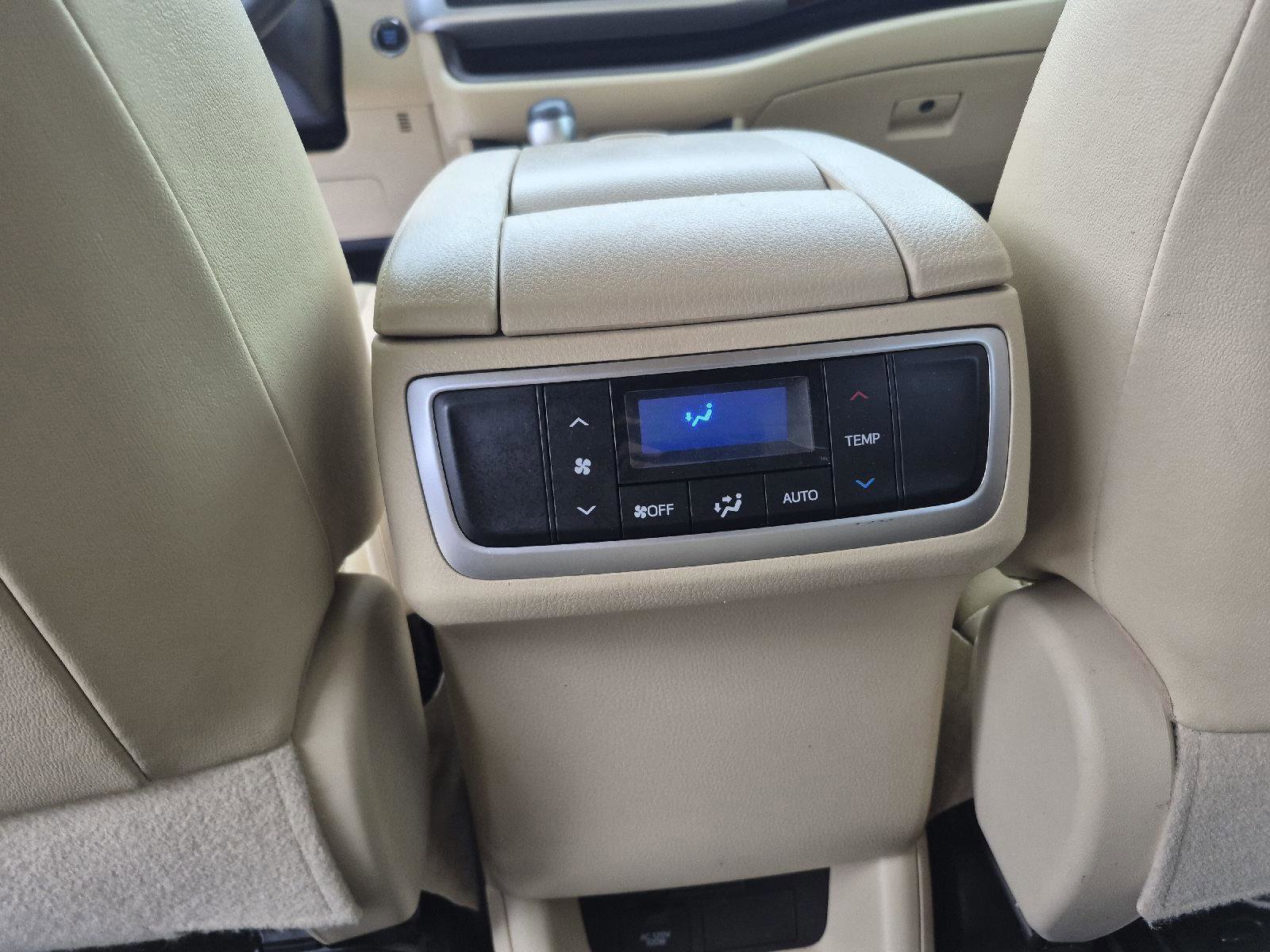 Used 2019 Toyota Highlander Limited image 22