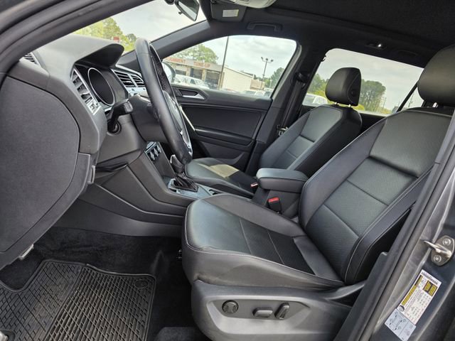Used 2021 Volkswagen Tiguan SE R-Line image 13