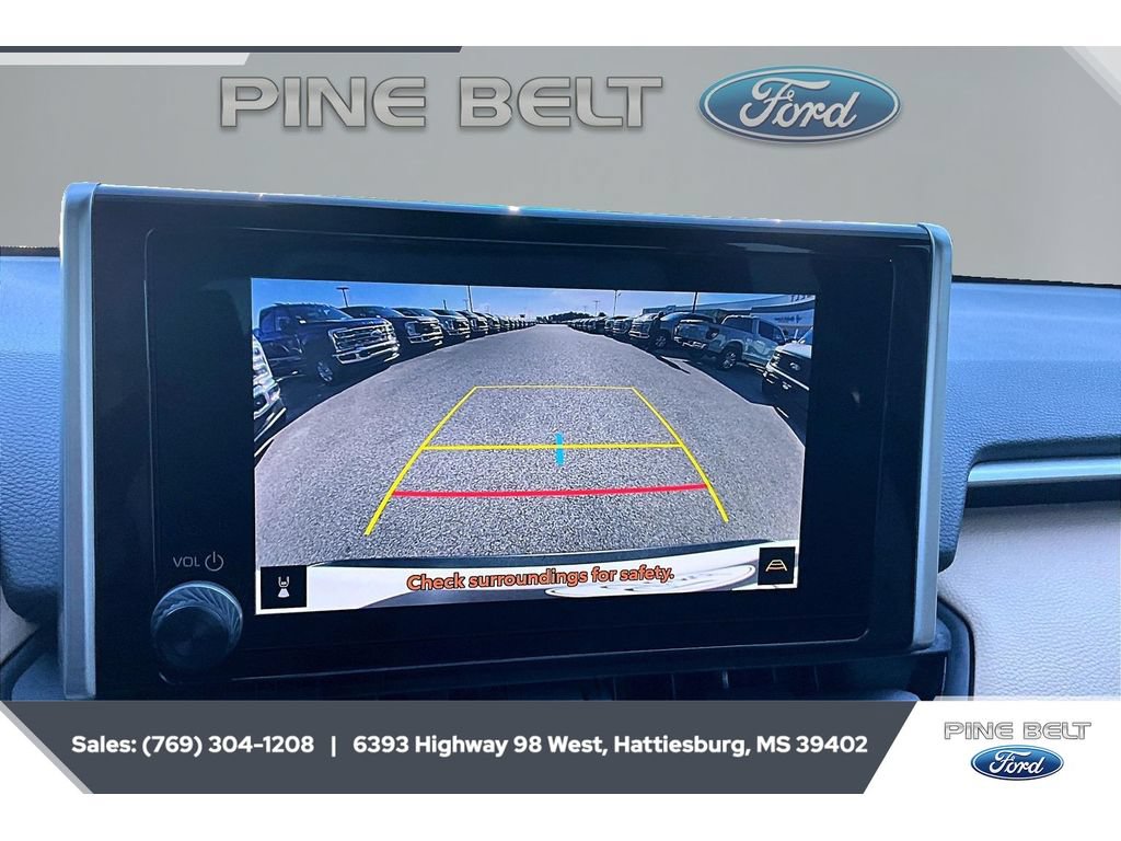 Used 2024 Toyota RAV4 XLE FWD image 16