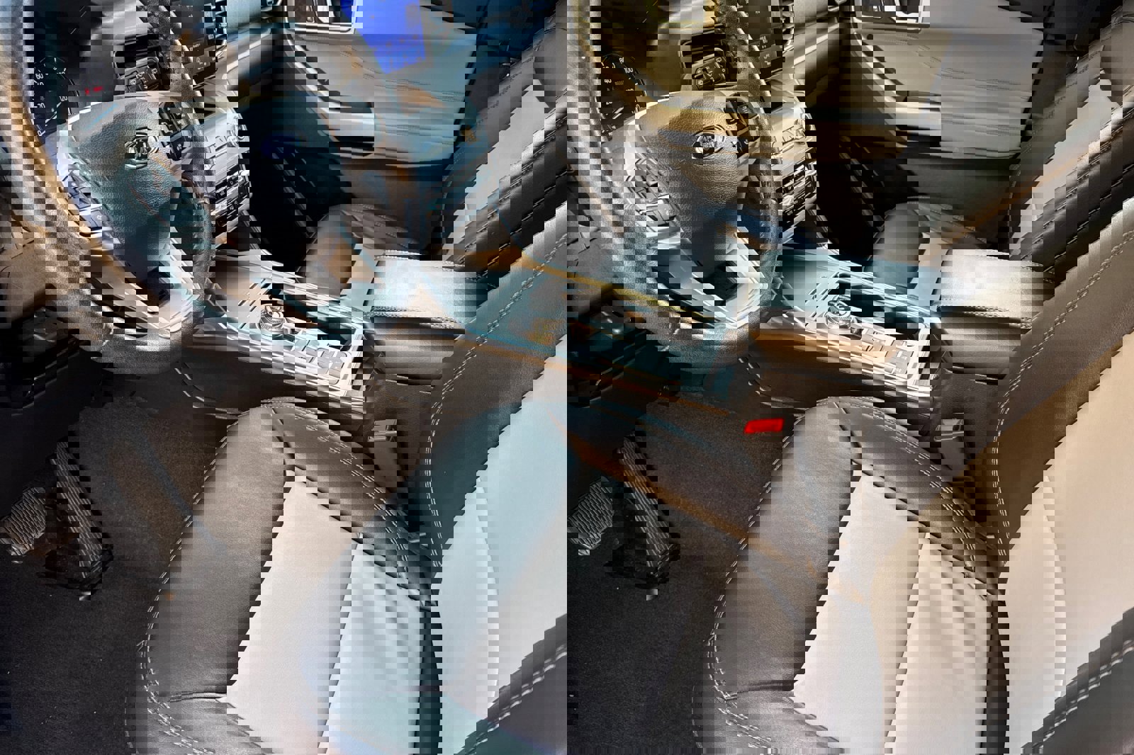 Certified 2023 Ford Explorer XLT w/ Equipment Group 202A image 11