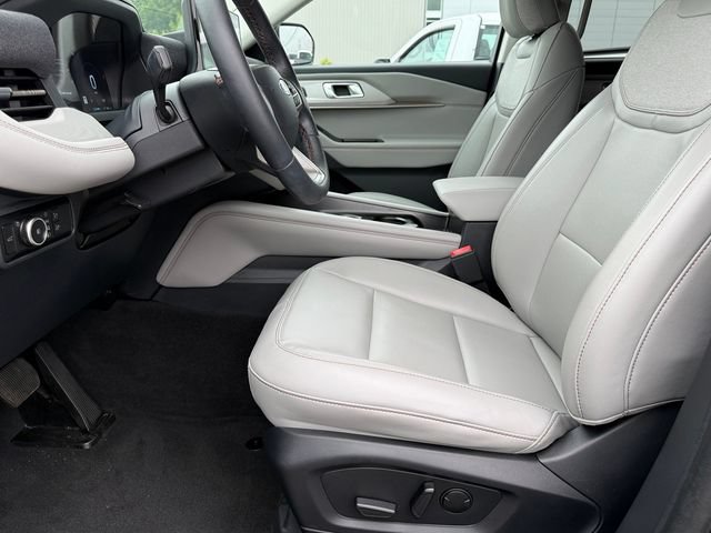 Certified 2025 Ford Explorer Active w/ Active Comfort Package AWD/4WD image 19