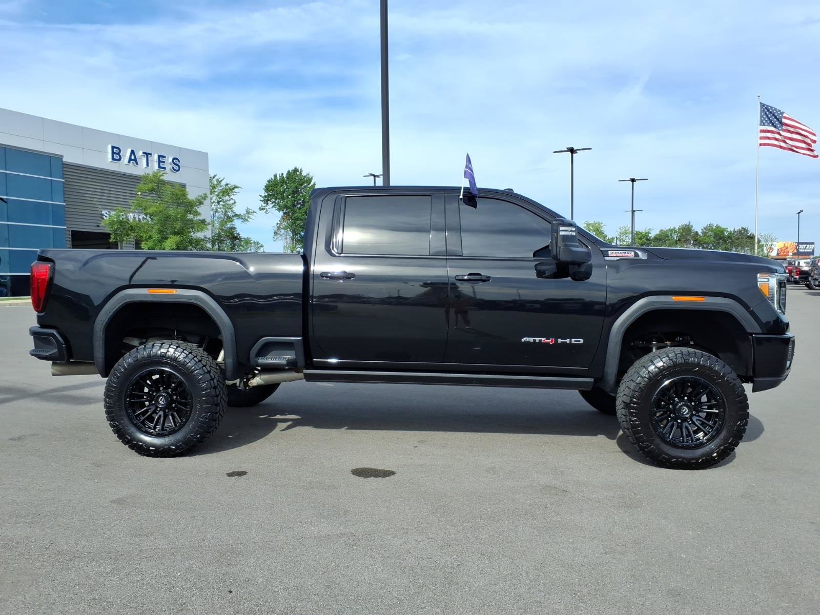 Used 2023 GMC Sierra 2500 AT4 w/ AT4 Premium Plus Package AWD/4WD image 2