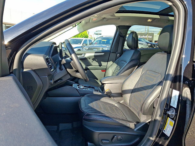 Certified 2023 Ford Escape SE w/ PHEV Premium Package FWD image 11