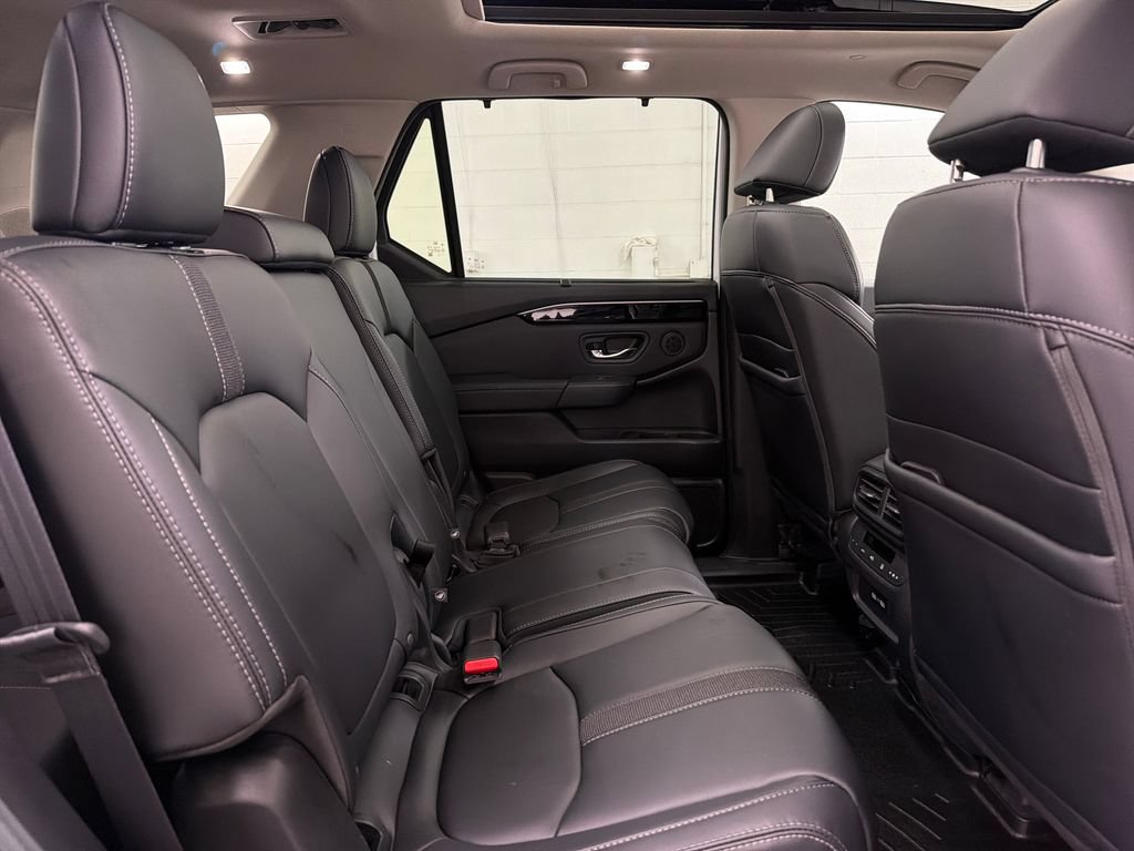 Used 2023 Honda Pilot Touring image 31