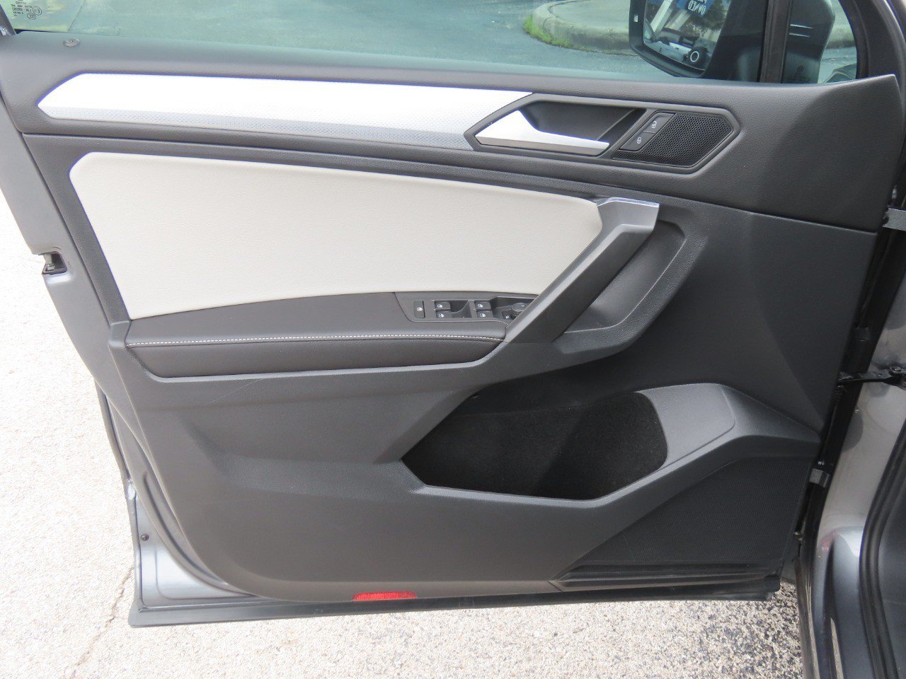 Used 2022 Volkswagen Tiguan S FWD image 23
