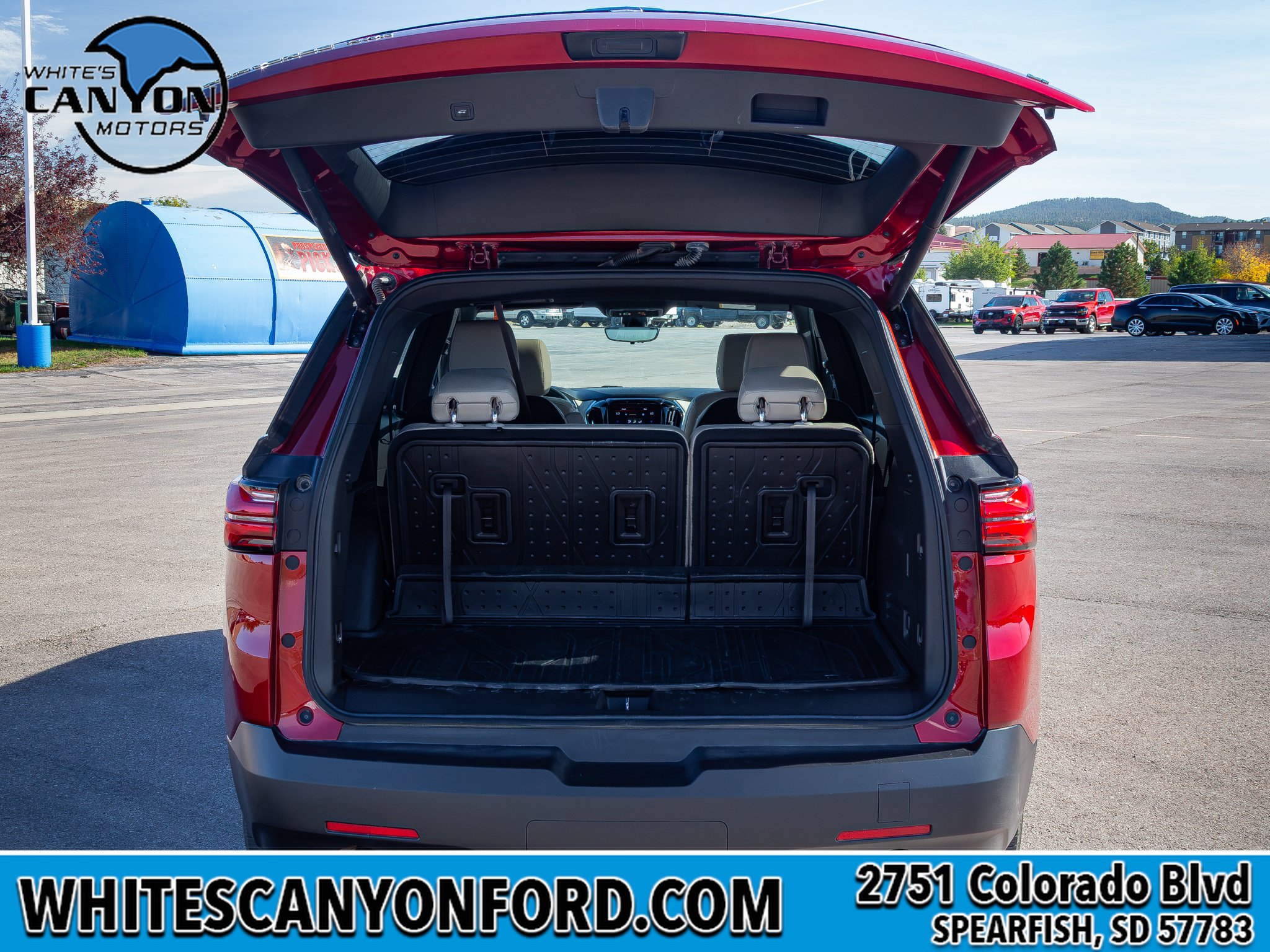 Used 2023 Chevrolet Traverse LT w/ LT Premium Package AWD/4WD image 19