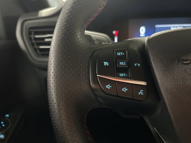 Certified 2025 Ford Escape ST-Line Select AWD/4WD image 21