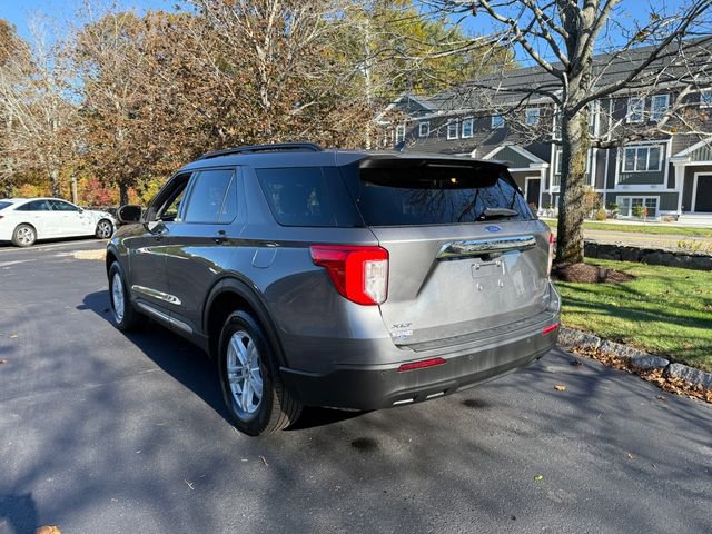 Certified 2022 Ford Explorer XLT image 3