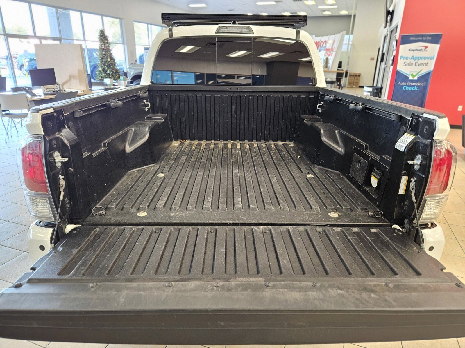 Used 2021 Toyota Tacoma TRD Off-Road w/ Technology Package image 29