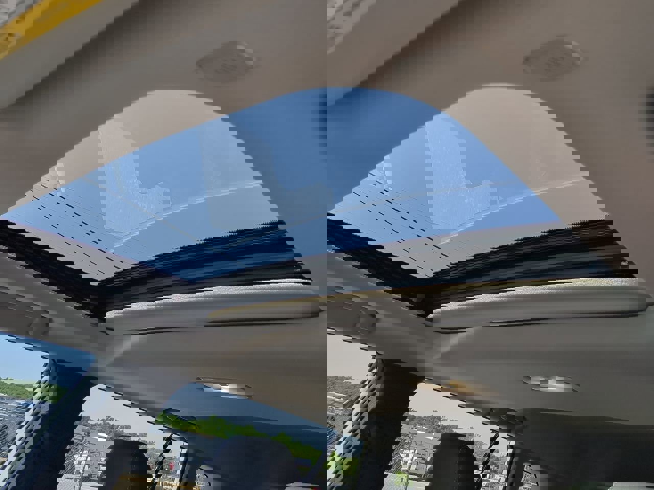 Used 2023 Toyota Corolla Cross XLE w/ Convenience Package image 18